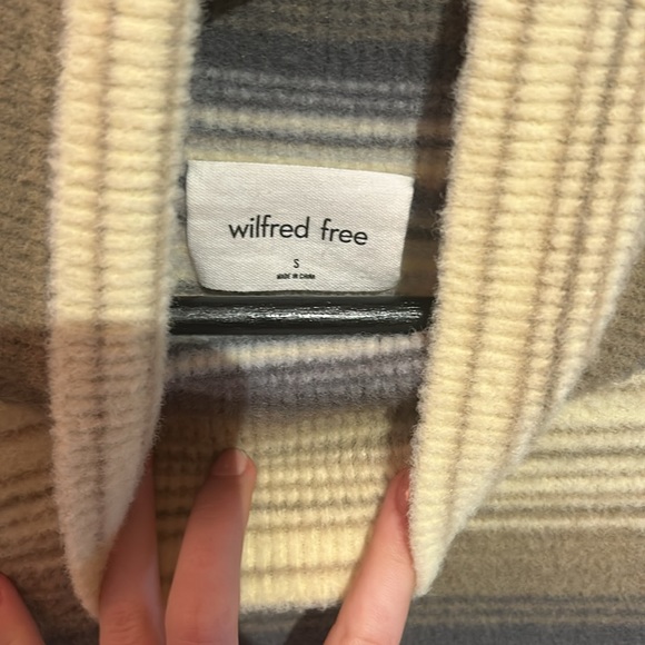 Aritzia striped very soft sweater - Picture 3 of 3